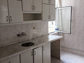 SAHİBİNDEN ASKER KIŞLASI KARŞISINDA KİRALIK DAİRE