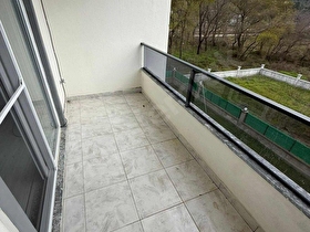 POYRAZ EMLAK|ORMAN MANZARALI HAVUZLU BAHÇE NİZAM 1+1 DAİRE