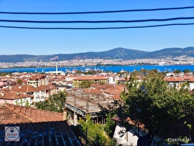 REMAX NATURALDEN ŞEHİTLER MAHALLESİNDE ÜÇ KATLI KOMPLE BİNA