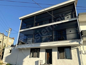 IŞIKLAR KÖYÜNDE 4 DAİRE BAHCELİ VERANDALI YENİ SATILIK BİNA