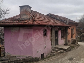 AK MESCİT MAHALLESİN DE SATILIK ESKİ BİNA ARSA FİYATINA