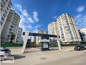 HAVUZLU GÜVENLİKLİ MAVİKENTTE 4+1 SATILIK DAİRE