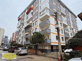 ESKİDJİden PLAJYOLUNDA ASANSÖRLÜ OTOPARKLI ARA KAT FIRSAT DAİRE