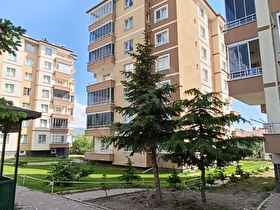 ZİRVE EMLAKTAN SİTE İÇİ SATILIK ARAKAT 3+1 YENİLENMİŞ DAİRE BİREVİM EMİNEVİME UYGUNDUR