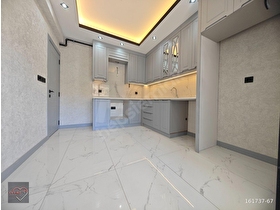 İYİKİDEN ŞEMİKLERDE 2+1CEPHE AÇIK GİYİNME OD.EBEVYN BANY.DAİRE