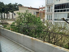 Gelibolu Camikebir merkezde arsa payı büyük SATILIK 4+1 OKAZYON daire.