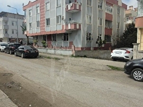 ATAKUM ÖMÜREVLERİ TRAMVAY DURAĞINDA SATILIK 2+1 DAİRE