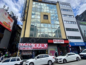 KADIKÖY SÖĞÜTLÜÇEŞME CADDESİNDE KİRALIK KÖŞE DÜKKAN