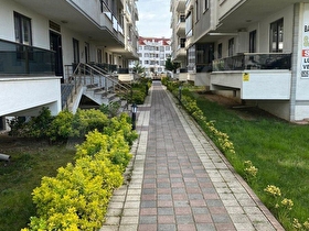 Çınarcık TEŞVİKİYE DE SAHİLE 200 METRE 4+1 DENİZ MANZARALI