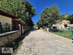 AK EMLAKTAN DADAY MERKEZDE SATILIK 3+1 GENİŞ DAİRE