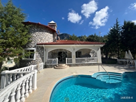 MUĞLA DALAMAN AKKAYADA GÖL MANZARALI SATILIK 5+2 VİLLA
