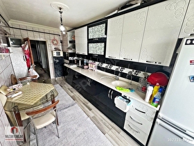 NAZAR EMLAK DAN 3+1 130m² ORTA KAT EBEVEYN BANYOLU METRO KARŞISI