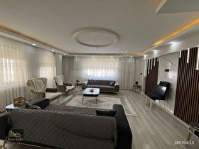 ULUKAVAK MAHALLESİ CADDE ÜZERİ 4+1 ÇOK GENİŞ FULL YAPILI DAİRE