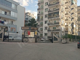 Yunus Emre Mahallesi Vatan Sitesinde Satılık 3+1 Büyük Teraslı, Doğalgazlı daire