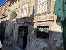 AYVADADAN CUNDA MERKEZDE ORJİNAL 2 KATLI AVLULU 3+1 TAŞ RUM EVİ