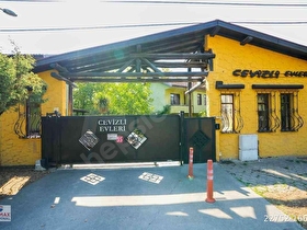 REMAX OYA DOĞAN SAPANCA CEVİZLİ EVLERİ 4+1 SATILIK VİLLA