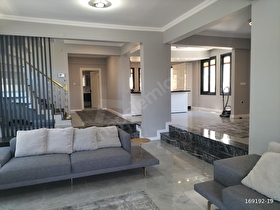 ÇAVUŞTA SÜPER MANZARALI VE DEKORASYONLU 425m2 6+2 SATILIK VİLLA