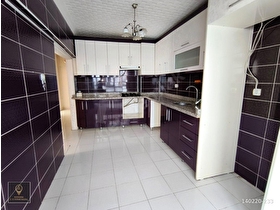 SİNCAN PLEVNE MAH DE KATTA MERKEZİ KONUMDA GENİŞ KULLANIŞLI 3+1 DAİRE