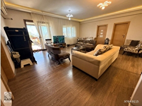 İzmir in Gözdesi Urla Bademler de 1350 m2 Müstakil Arsası İçerisin de 12 Yıllık  Müstakil Ev