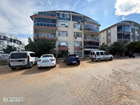 KUŞADASINDA MERKEZE YAKIN DENİZ MANZARALI 3+1 YOLA CEPHELİ DAİRE