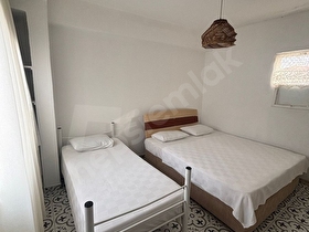 ALAÇATI MERKEZDE HACIMEMİŞİN KALBİNDE MÜSTAKİL EŞYALI EV