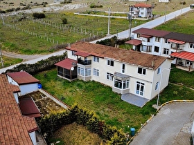 YOLDAŞ EMLAKTAN UMUT EVLER VİLLALARINDA 3+1 SATILIK VİLLA