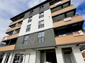 BERLİN EMLAKTAN CADDE ÜZERİ 1+1 VE 2+0 DAİRELER