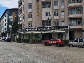 Antakya Serinyol merkezde 140 mt²  3 yöne bakan 3 klimalı 3 odalı 3 avizeli özel yapım satılık daire