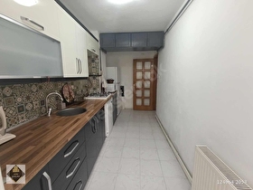 Salih İşgören Anadolu lisesinin arkasında satılık 3 + 1 daire