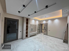 Yenişafakta Havuzlu Sitede K.Otoparklı 3+1 Satılık Lüks Daire