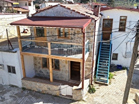SATILIK YENİLENMİŞ, ŞÖMİNELİ MÜSTAKİL TAŞ EV