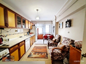 *KABİL CADDE ÜZERİ YÜKSEK GİRİŞ KAT KONUMUNDA ÇİFT BALKON GENİŞ
