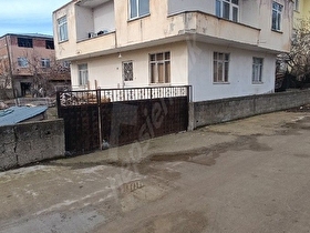 835 M2 Bahçe İçinde İki Katlı Müstakil Ev