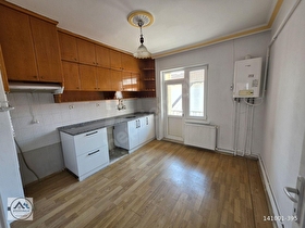 AYDOĞDUdan cumartesi pazarı civarı 3+1 3uncu kat 3 balkonlu dai
