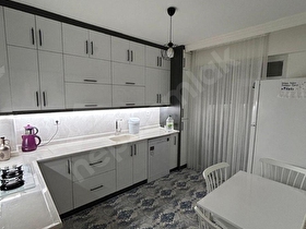 ARSLANTAŞ GAYRİMENKULden ÜNİVERSİTE MH. SİTE İÇERİSİNDE ARAKAT FERAH GENİŞ 2+1 SATILIK DAİRE..