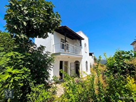 Boğaziçinnde Göl Manzaralı Satılık Müstakil Dubleks Villa
