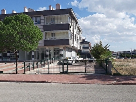 Yazır mahallesi tramvay durağı üzerinde satılık 3+1 daire