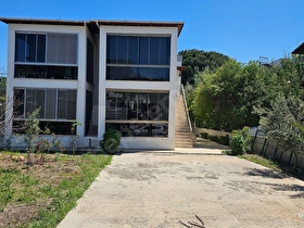 Bodrum Gündoğan Merkez Denize Yakın Düzayak 100 m. Geniş Bahçeli Satılık Yeni Villa