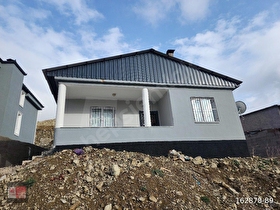 SATILIK MÜSTAKİL EV niğde çamardı yeniköyde 380 m² arss içerisinde 2+1 ev