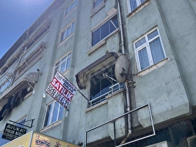 GÖRGÜLÜ EMLAKTAN ŞEHRİN MERKEZİNDE ACİL SATILIK 2+1 DAİRE