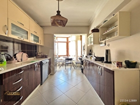 AKARSU EMLAK’TAN ANA CADDE YAKINI YAPILI CEPHESİ AÇIK MANZARALI 3+1 KOMBİLİ ISIYALITIMLI KÖŞE DAİRE