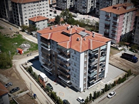 CUMHURİYET MAHALLESİ MERKEZE YAKIN LOKASYONDA SATILIK GENİŞ 2+0 DAİRE