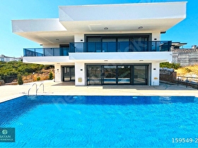 DİDİMDE 5+1 700m2 ARSA İÇERİSİNDE HAVUZLU EŞYALI BAHÇELİ VİLLA