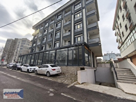 Ana cadde üzeri otoban bağlantı yanı depo girişli 400 m² kiralık
