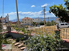 Seferihisar Akarca'da kiralık bahçeli daire