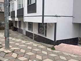 KÜMBETTE GENİŞ GİRİŞ KAT ACİL SATILIK 2+1 BOŞ DAİRE