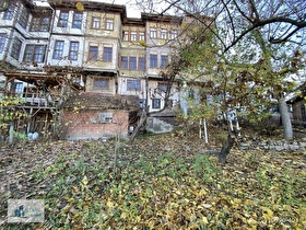 KASTAMONU MUHTEŞEM MANZARALI 4 KATLI 2 ADET BAHÇELİ TARİHİ KONAK