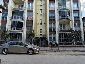 KAYA EMLAKTAN SATİLİK DAİRE BAHÇELİ EVLER MAHALLESİ 3+1