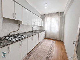 İÇİ YENİ YAPILI-100.YIL BULVARINA YAKIN-DIŞ CEPELİ-KÖŞE DAİRE
