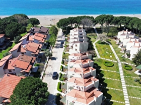 ÖZDERE ORTAMAHALLE’DE DENİZE 100 MT SİTE İÇİNDE EŞYALI SATILIK VİLLA! 🌊🏡